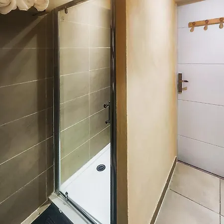 1 Bedroom Awesome In * Saint-Chinian