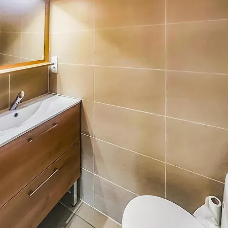 Apartment 1 Bedroom Awesome In