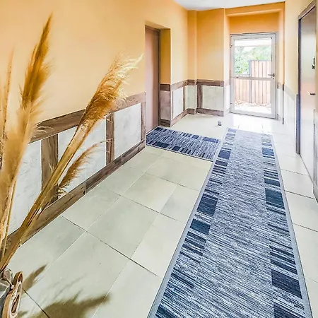 דירה 1 Bedroom Awesome In